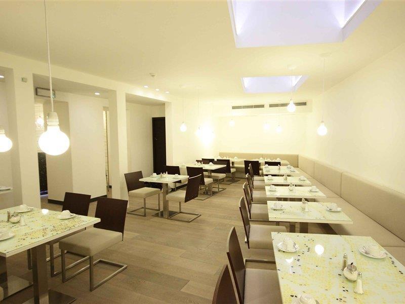 Pure White Hotell Praha Eksteriør bilde