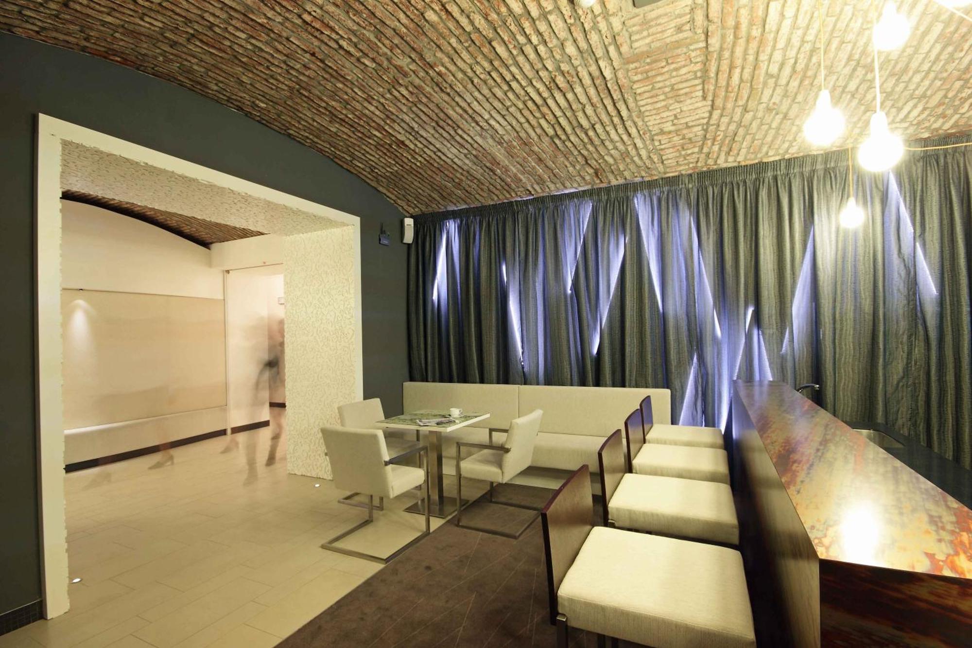 Pure White Hotell Praha Restaurant bilde