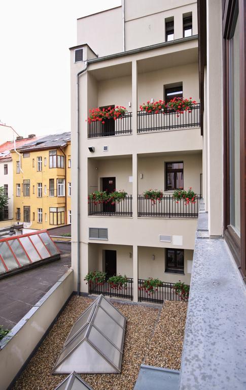 Pure White Hotell Praha Eksteriør bilde
